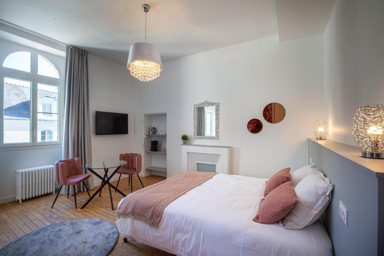 Bed and Breakfast Confidences Escale A Brissac Exteriér fotografie