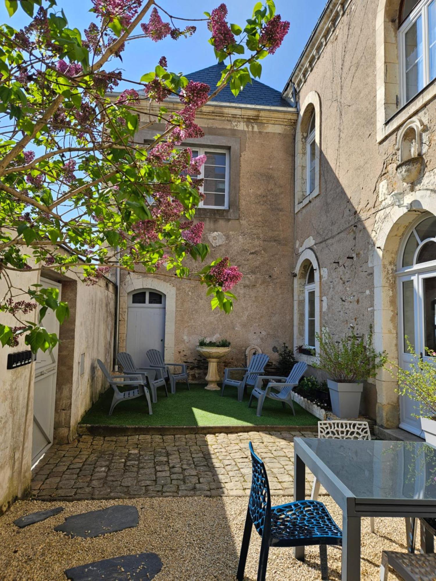 Bed and Breakfast Confidences Escale A Brissac Exteriér fotografie